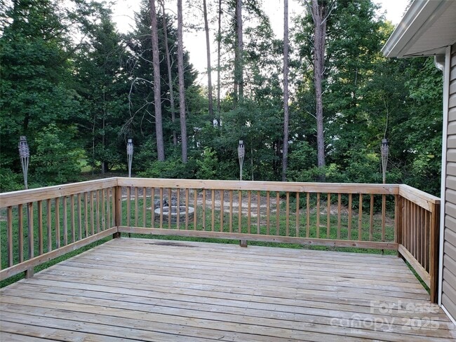 Building Photo - 4589 Shawnee Ct