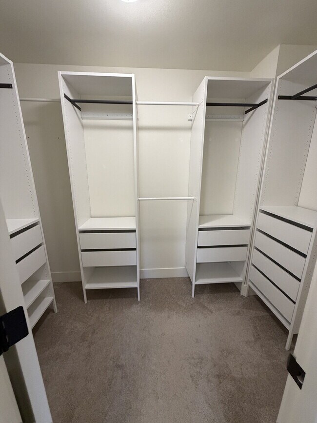 Building Photo - Beautiful Orchards Home