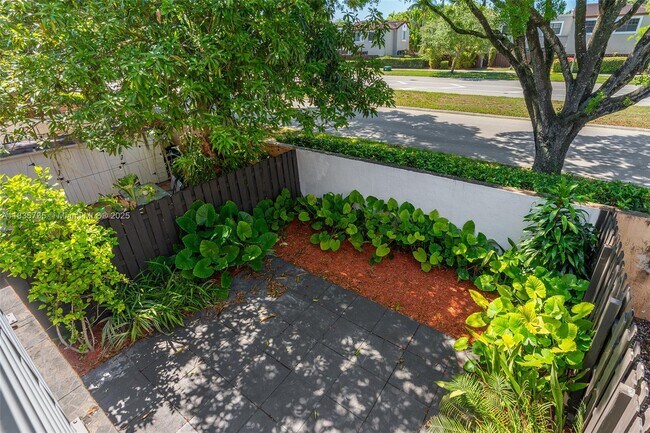 Building Photo - 10350 SW 154th Cir Ct