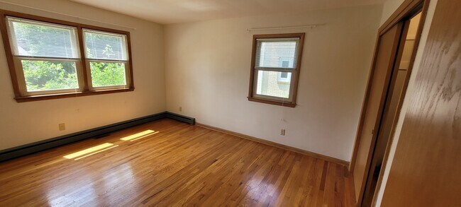 Building Photo - 922 High St