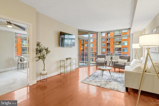 Building Photo - 3650 S Glebe Rd