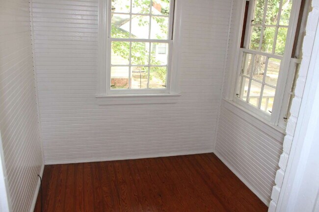 Building Photo - CHARMING HOUSE IN THE TOWN OF CLARKSVILLE VA.  MINUTES FROM SHOPPING AND ENTERTAINMENT.