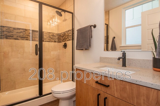Building Photo - 479 E Violets Cv Ln