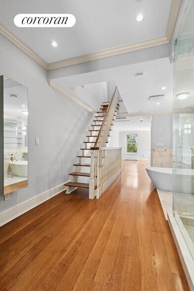 Building Photo - 320 E 55th St