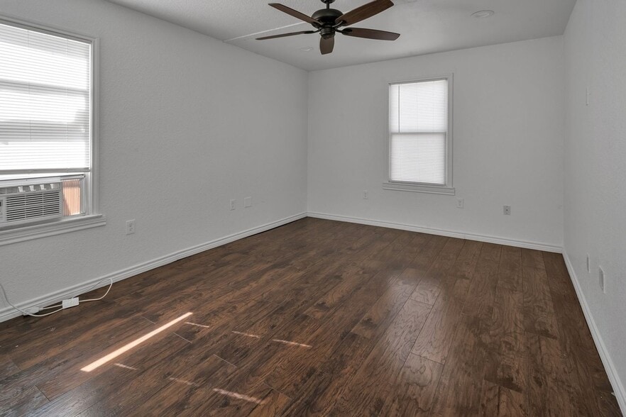 Building Photo - 162 Mc Dougal Ave