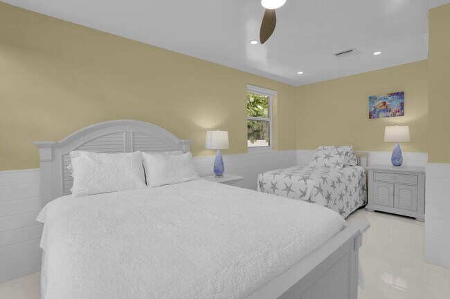 Building Photo - 320 S Ocean Blvd