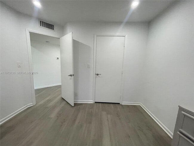 Building Photo - 8290 Lake Dr