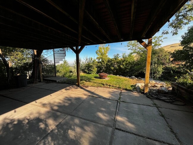 Building Photo - Beautiful 5 Bedroom/4 Bathroom in Bountiful