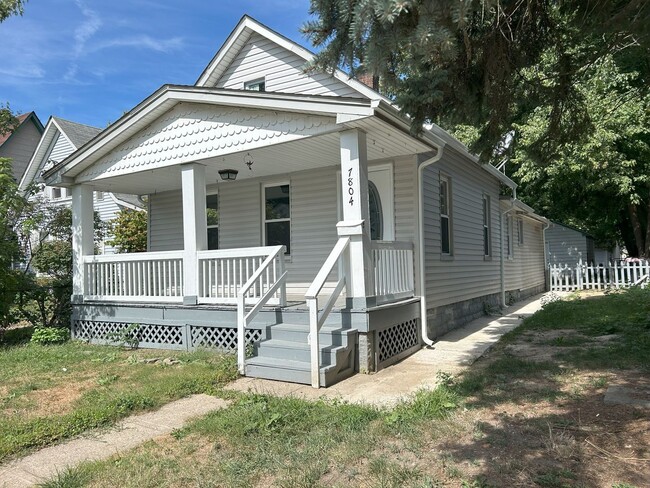 Building Photo - Cudell neighborhood. - 2 bedroom/1 bathroo...