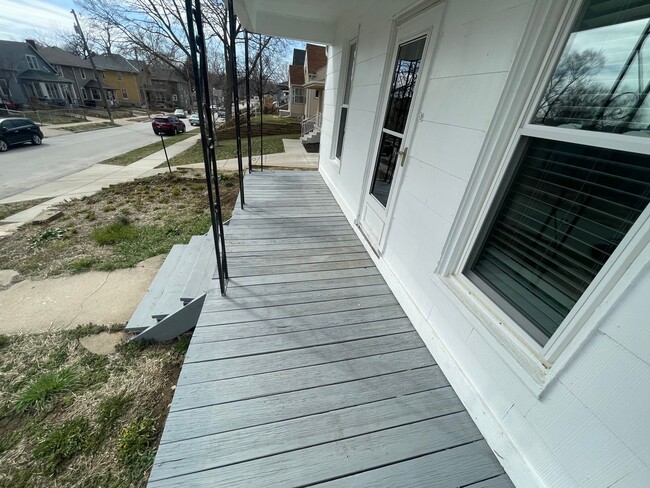 Building Photo - Beautiful 2 Bed house