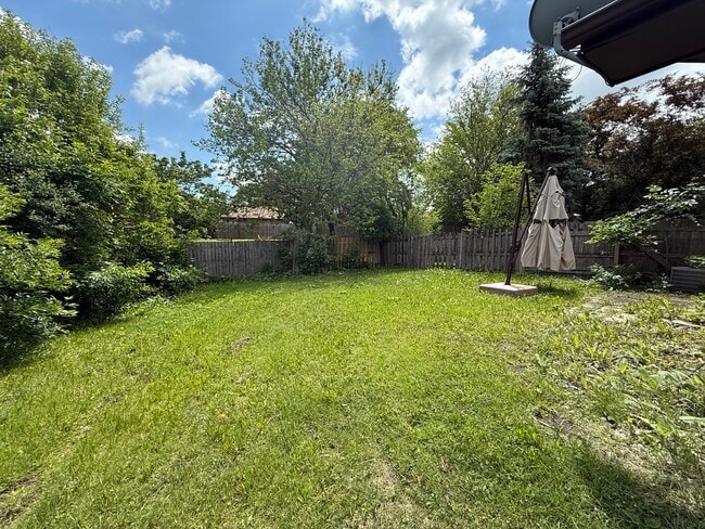 Building Photo - 1105 Fulton Dr