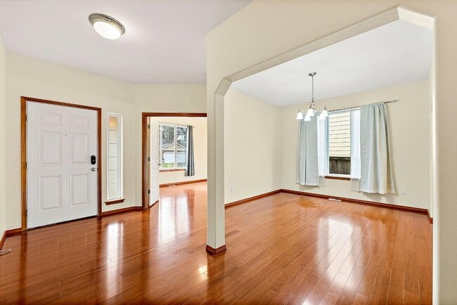 Building Photo - Beautiful Single-Story Olympia Home with Dog Wash, Garden Beds & Thoughtful Layout