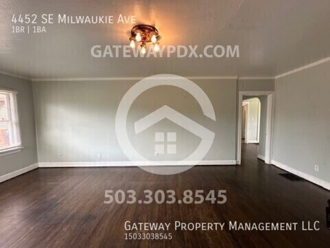 Building Photo - 4452 SE Milwaukie Ave