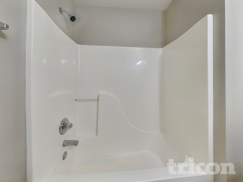 Building Photo - 3100 Wrenwood Ct