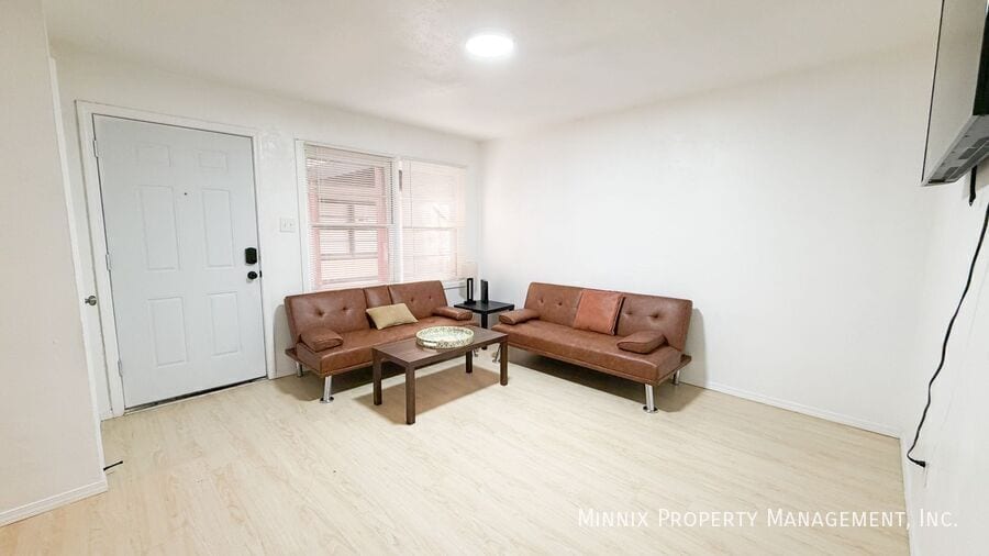 Building Photo - 5005 Avenue W