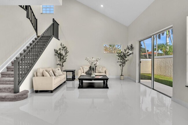 Building Photo - 36 Monterey Pointe Dr