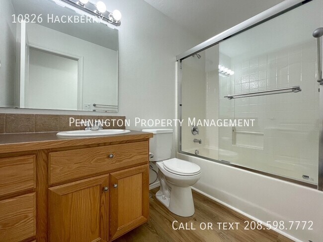 Building Photo - 10826 Hackberry St