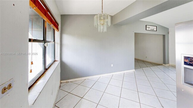 Building Photo - 1610 NW 9th Ct