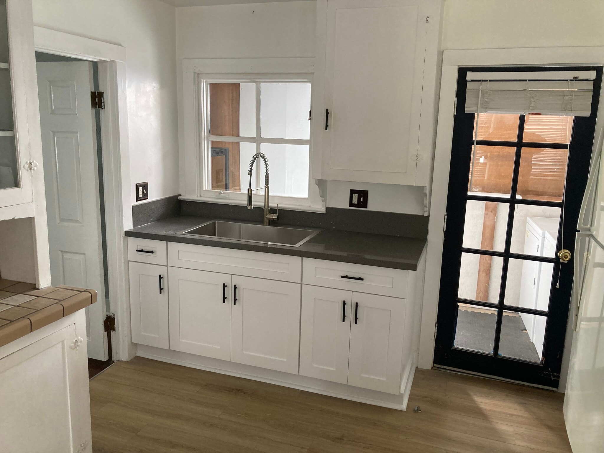 Kitchen - 104 N Guadalupe Ave