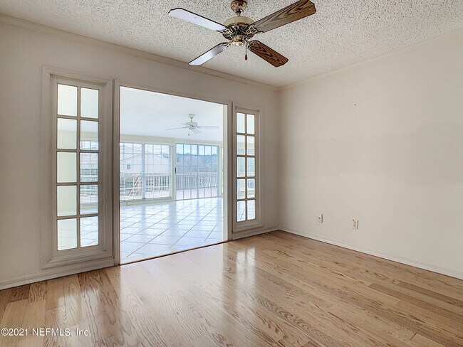 Building Photo - 16 Fox Valley Dr