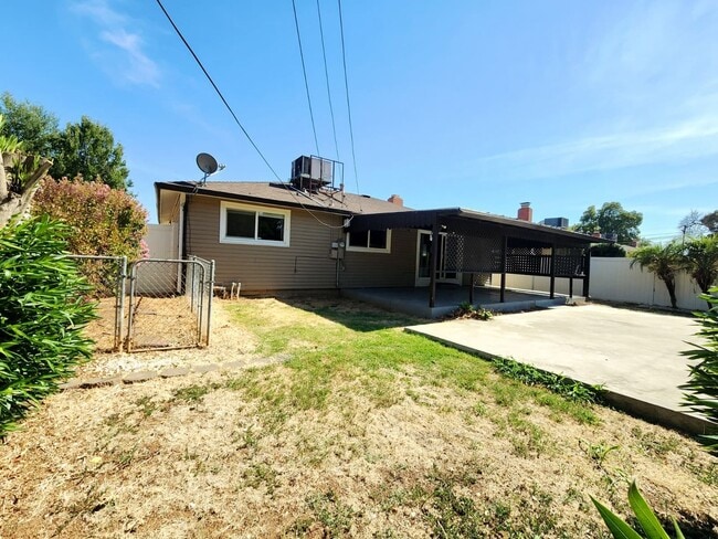 Building Photo - Rancho Cordova 3 Bedroom 2 Bath
