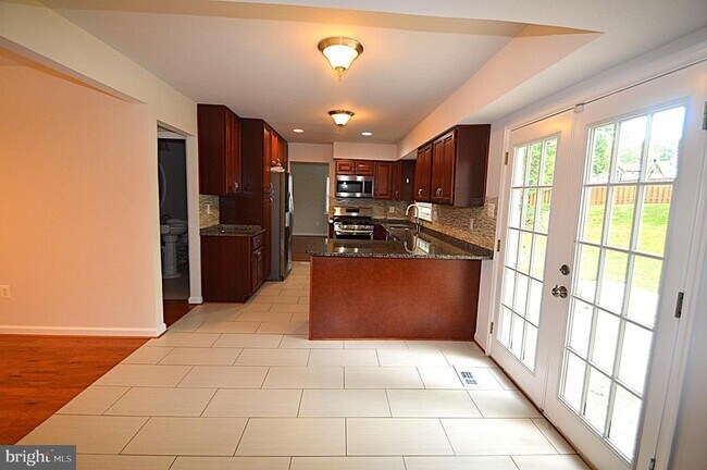 Building Photo - 13145 Melville Ln