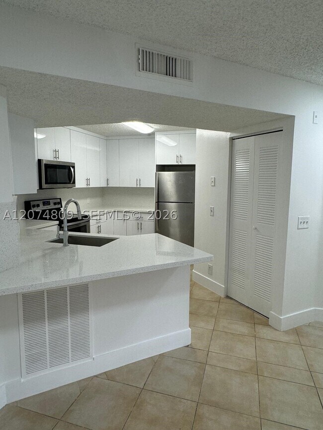 Building Photo - 8801 Wiles Rd