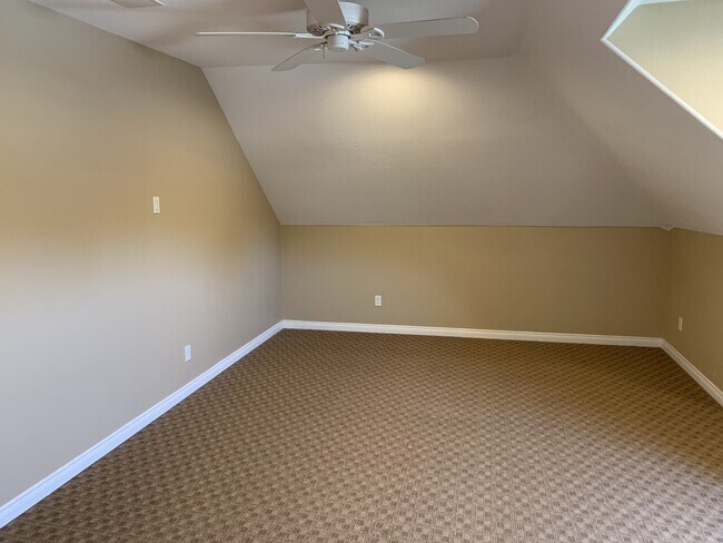 Building Photo - 3476 La Mirada Dr