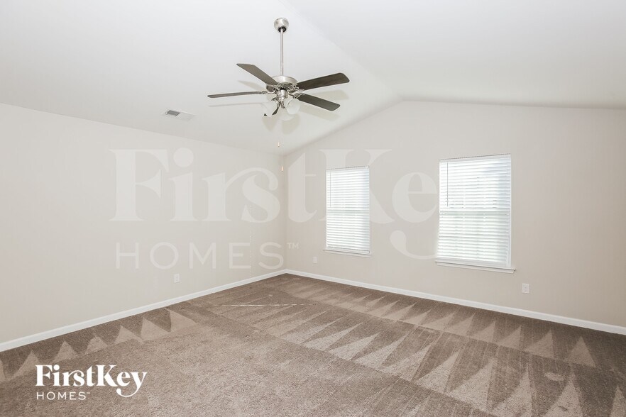 Building Photo - 1709 Savory Ln