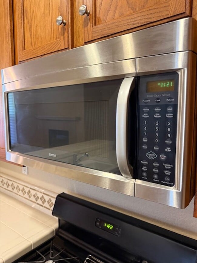 Building Photo - Gorgeous Natomas Condo