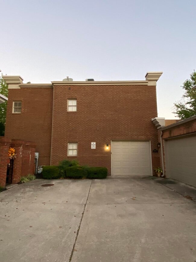 Building Photo - 1009 Star Shoot Pkwy