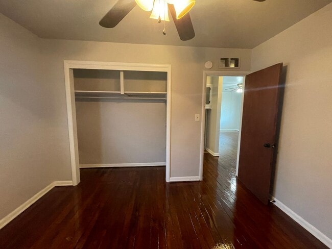 Building Photo - 2 Bed Moore