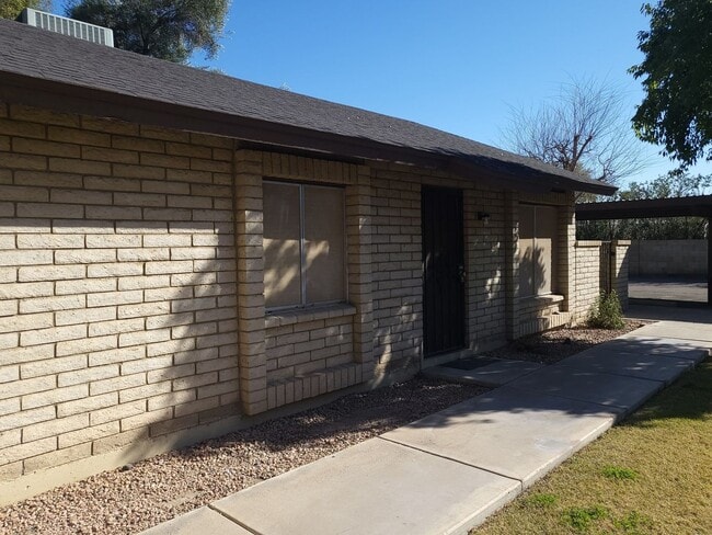 Building Photo - 1ST MONTH RENT FREE!!! GREAT SINGLE LEVEL ...