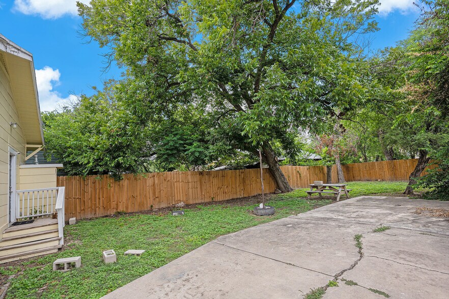 Building Photo - 722 Aberdeen Pl