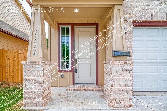 Building Photo - 5530 Hirondel