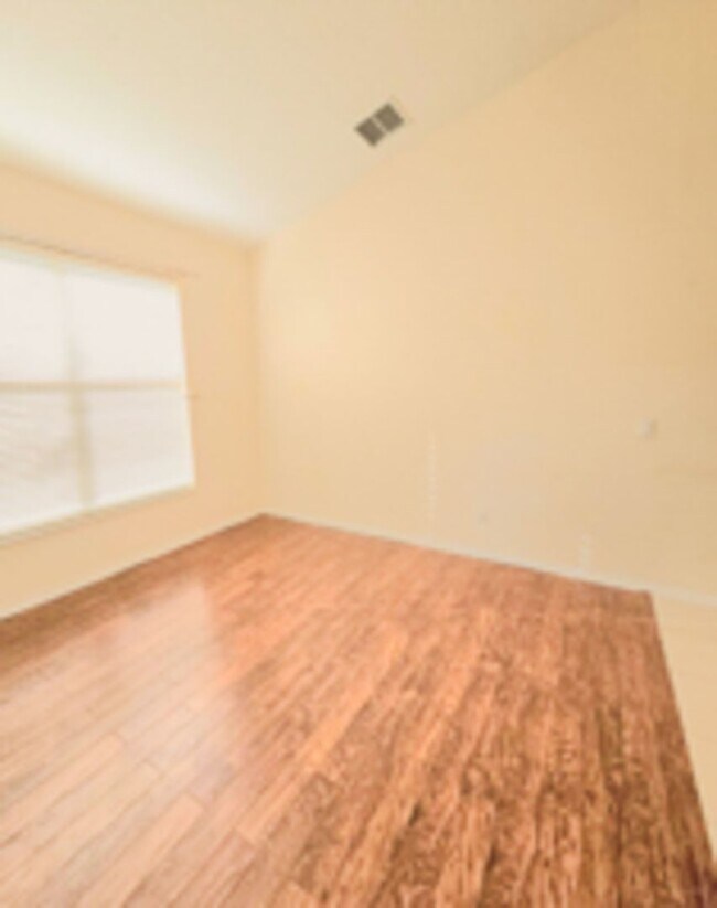 Building Photo - 691 Lakeworth Cir