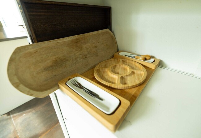 Building Photo - 1072 Keeler Ave