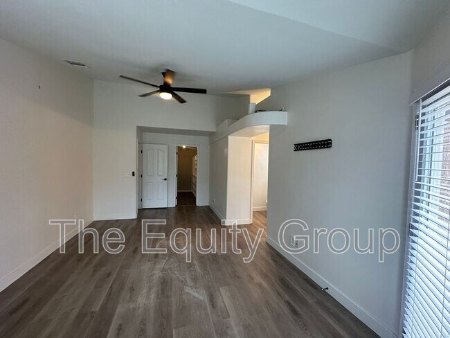 Building Photo - 1421 E Mesa Ct