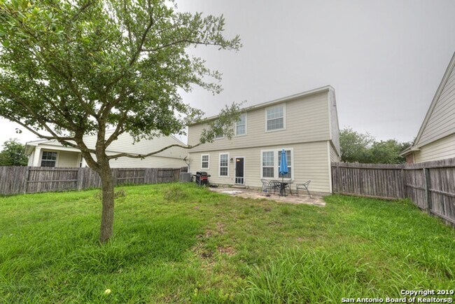 Building Photo - 3 Bedroom/2.5 Bathroom Home Located in Bentwood Ranch