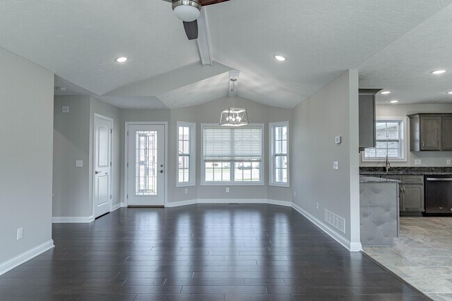 Building Photo - 616 Tristan Ln