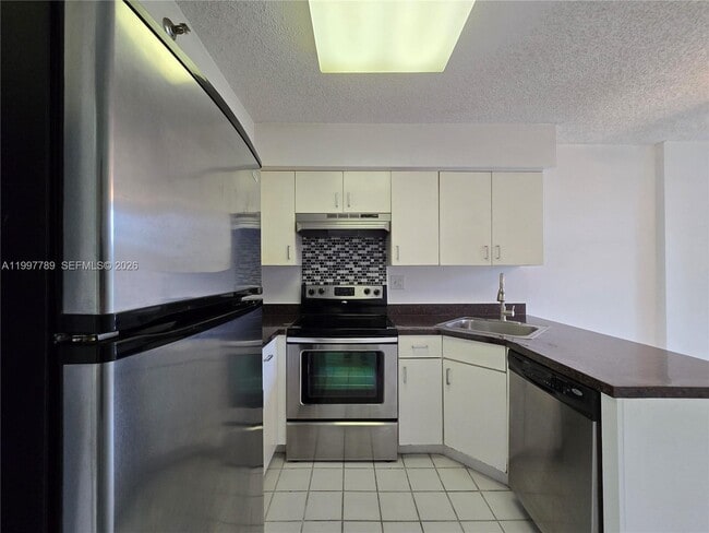 Building Photo - 3300 NE 192 St