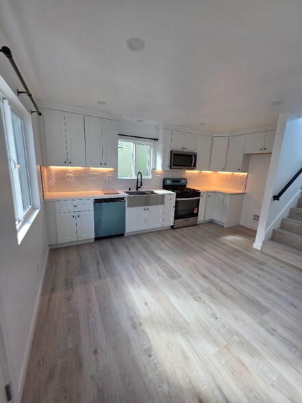 Primary Photo - 2895 Canal Ave