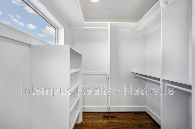 Building Photo - 962 9th Ave S