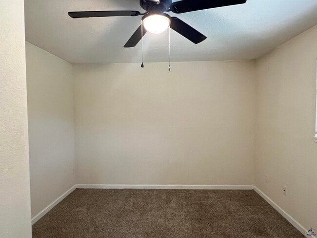 Building Photo - 405 Westcliff Cir