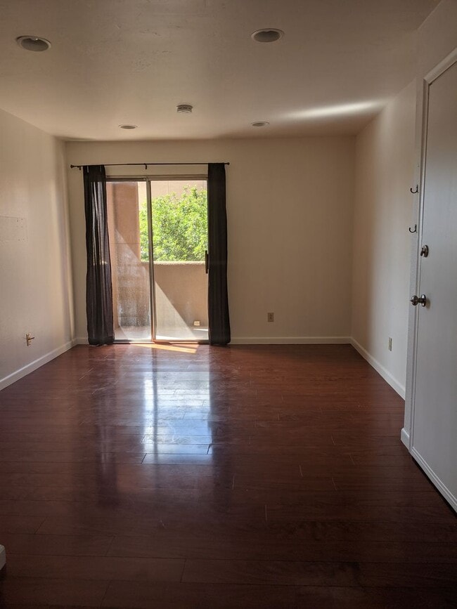 Building Photo - Casa Club Condo Rental