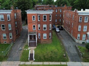 Building Photo - 43 York St