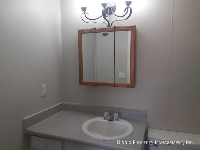 Building Photo - 1606 Yonkers-A