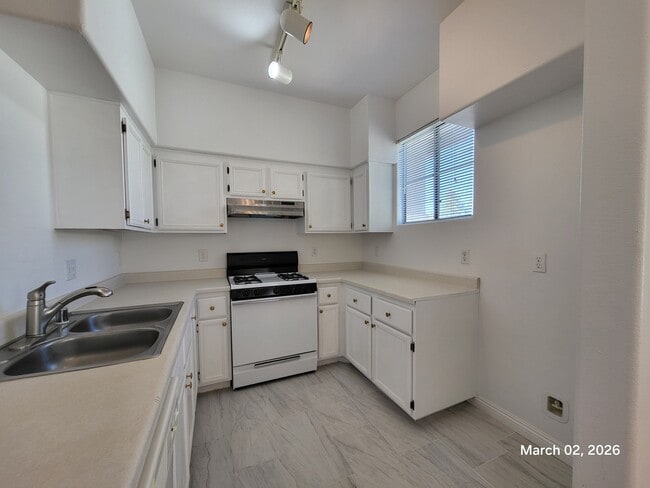 Building Photo - 9050 W Warm Springs Rd