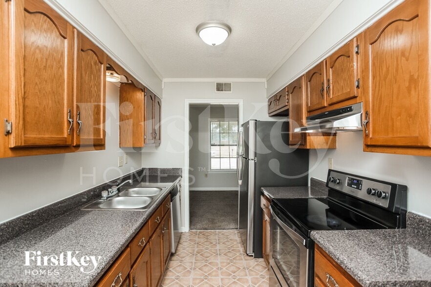 Building Photo - 4834 Walden Glen St