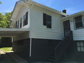 Building Photo - Charming Two Bedroom Gem in West Cincy!